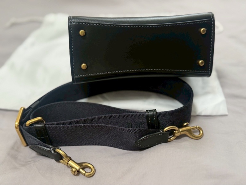 COACH ACE 17 全皮素面馬車印花托特包-3