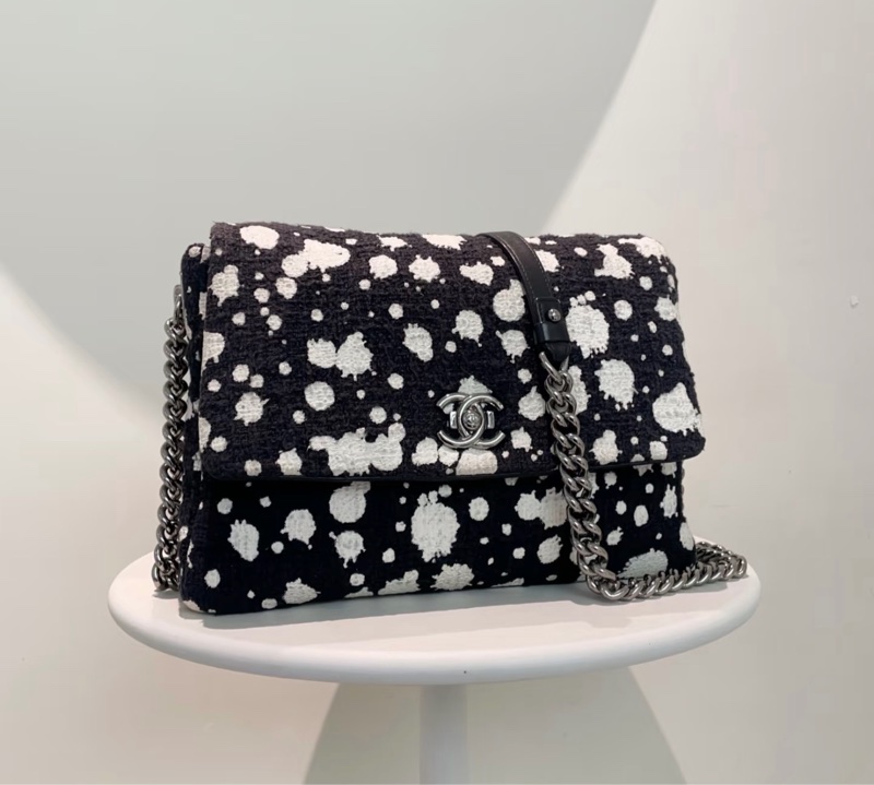 「JL精品代購」97新 Chanel香奈兒乳牛郵差包-0