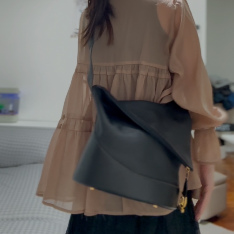 LOEWE 異形水桶肩背斜挎包 黑色-0