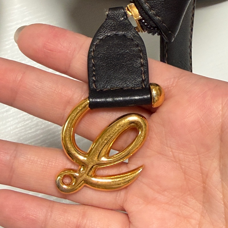 日本中古品LOEWE黑金 全皮雲朵水桶肩背斜挎包-4