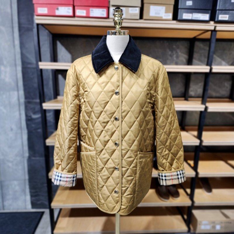 🎊佳節特賣🎁Burberry 81089891 女款絎縫穀倉黃金棉服夾克 XS/S/購買請告知所需尺寸-1