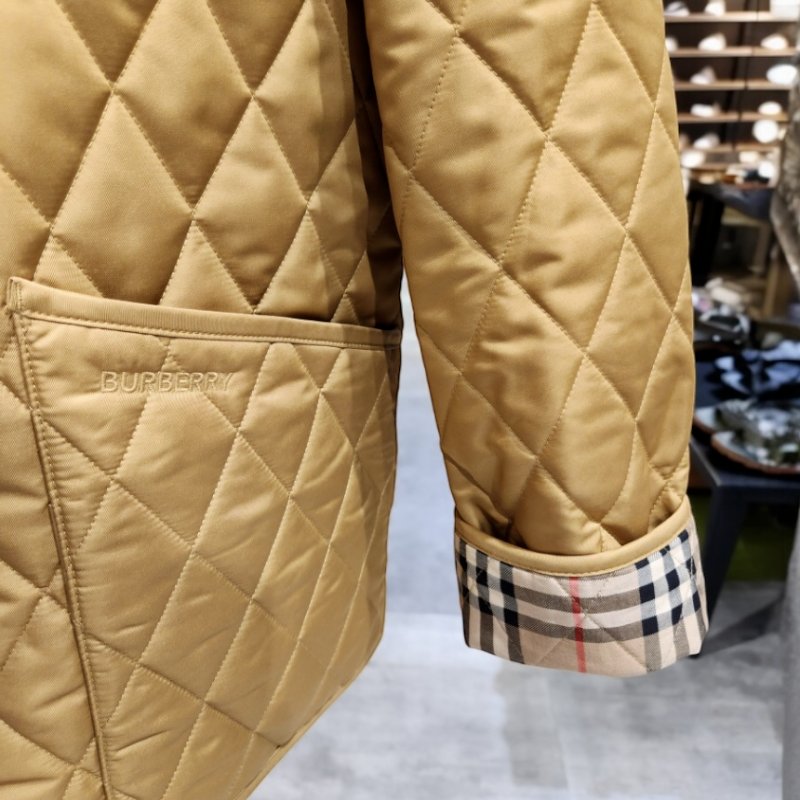 🎊佳節特賣🎁Burberry 81089891 女款絎縫穀倉黃金棉服夾克 XS/S/購買請告知所需尺寸-4