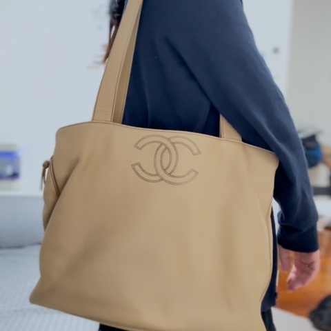 【大減價！】【稀有】Chanel Handbag 香奈兒 肩背包 全牛皮 杏色 奶茶色