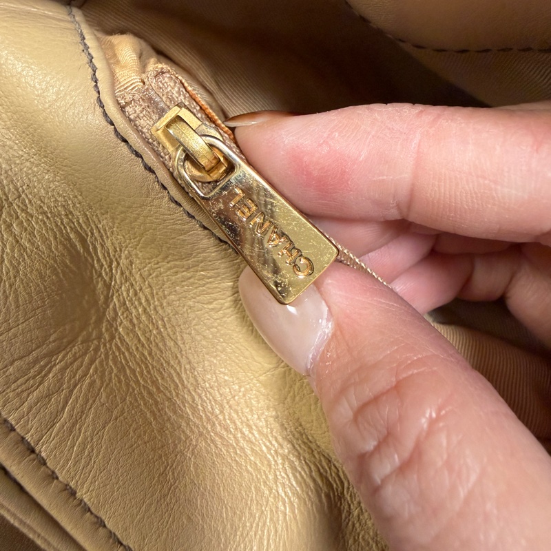 【大減價！】【稀有】Chanel Handbag 香奈兒 肩背包 全牛皮 杏色 奶茶色-32