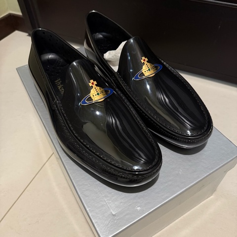 Vivienne Westwood男膠鞋42碼-9成新-僅穿過一次-防水材質-原價8800元