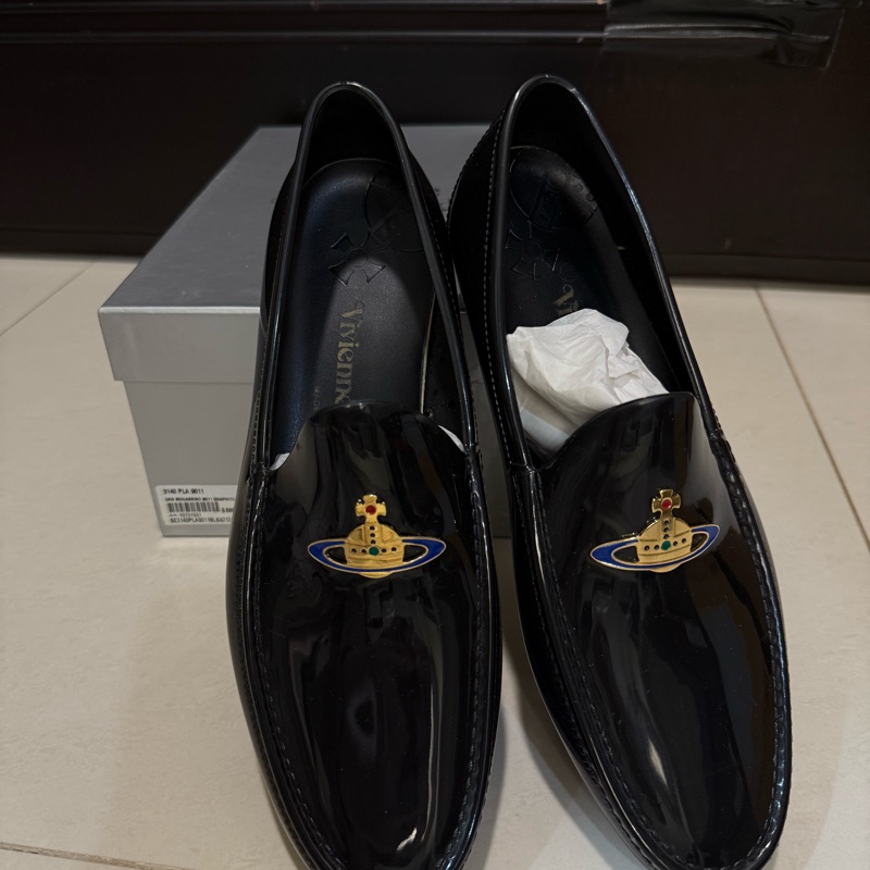 Vivienne Westwood男膠鞋42碼-9成新-僅穿過一次-防水材質-原價8800元-9