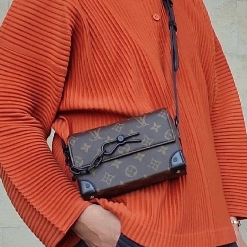 熱賣爆款🥵Lv男士steamer迷你老花插銷款斜挎包郵差包-1