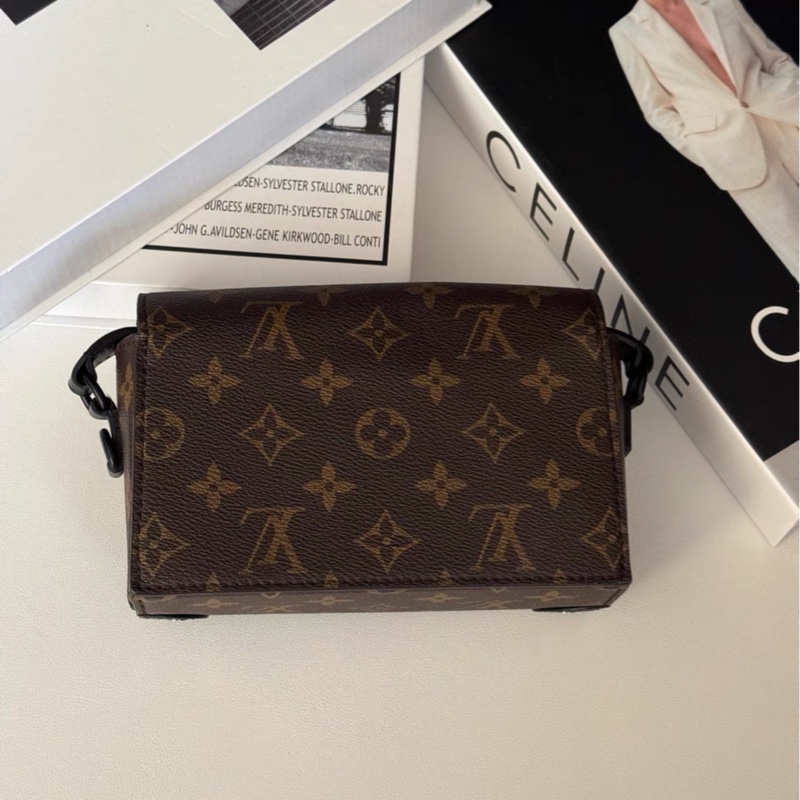 熱賣爆款🥵Lv男士steamer迷你老花插銷款斜挎包郵差包-8