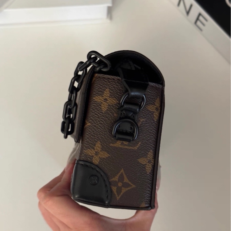 熱賣爆款🥵Lv男士steamer迷你老花插銷款斜挎包郵差包-9