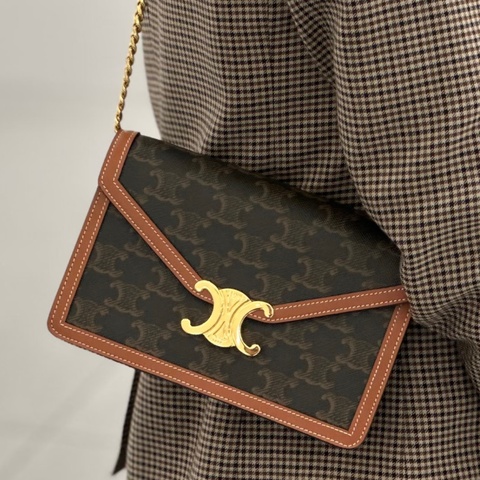 Cp值超高😍99新日常必備🆕Celine 凱旋門logo老花鏈條Woc斜挎單肩包