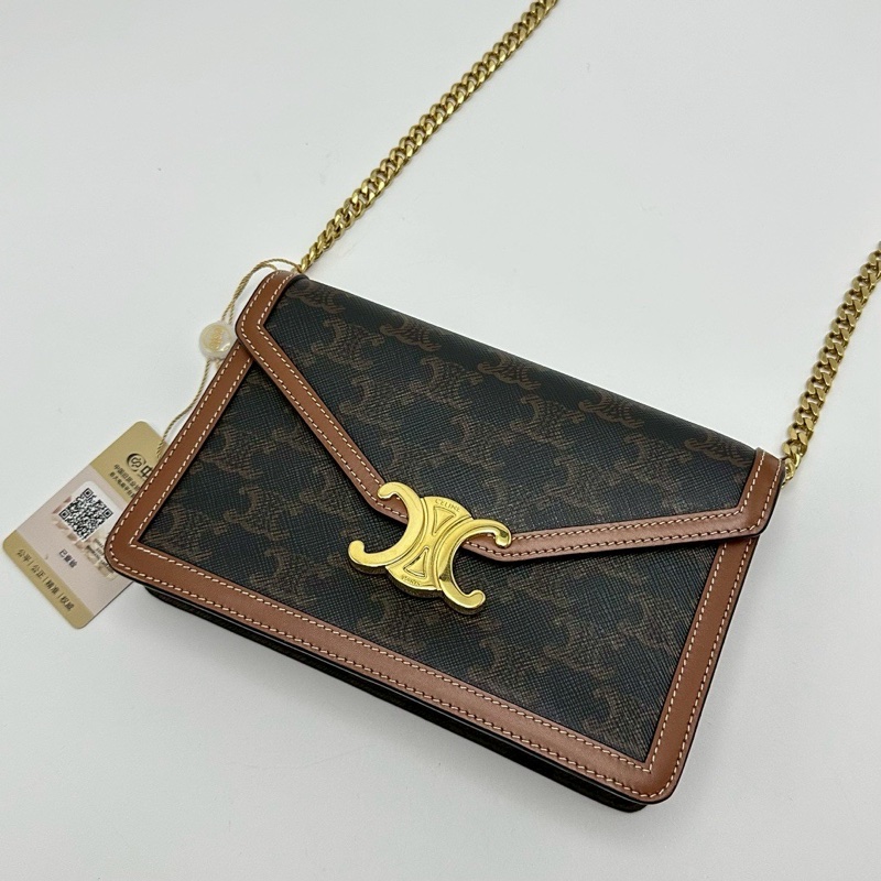 Cp值超高😍99新日常必備🆕Celine 凱旋門logo老花鏈條Woc斜挎單肩包-7