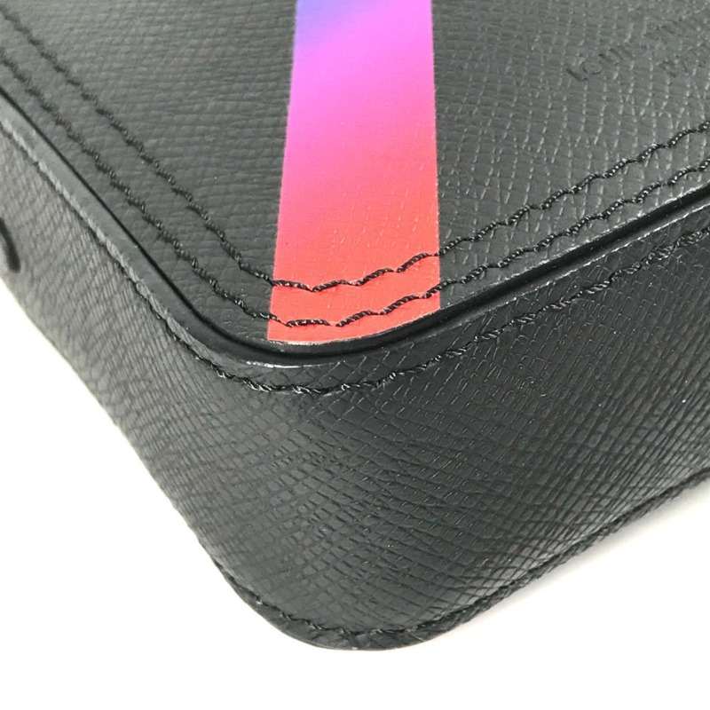 路易威登 M30332 Taiga Rainbow Danube 皮革斜背包,男女通用,黑色-6