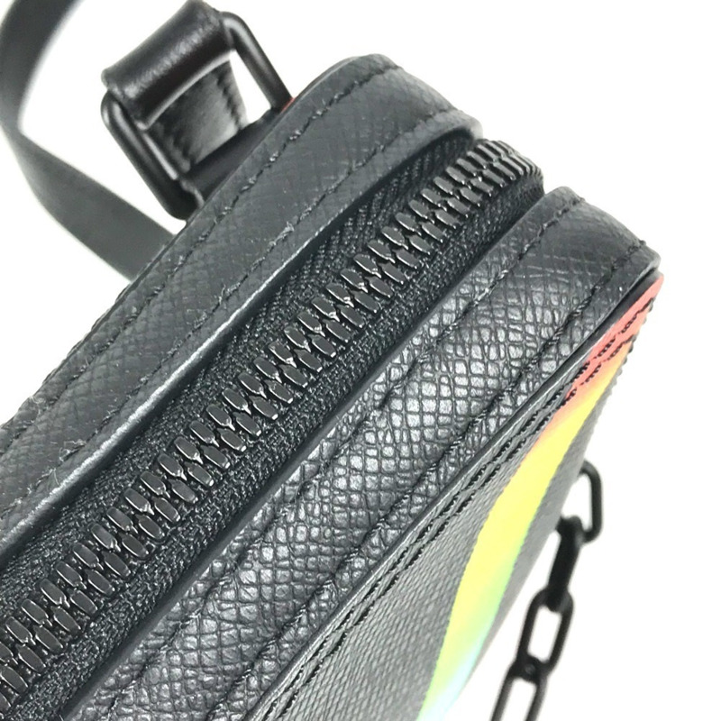 路易威登 M30332 Taiga Rainbow Danube 皮革斜背包,男女通用,黑色-10