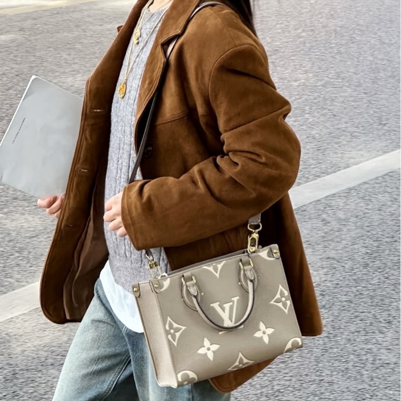 ✨Louis Vuitton LV on the go 大象灰小號 晶片款-0