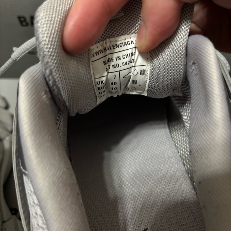 三井outlet購入 近全新 少量灰色寬balenciaga 巴黎世家track 運動鞋-9