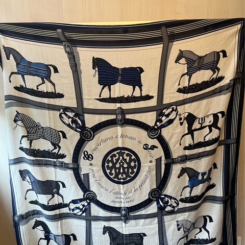 Hermes 140 Cashmere /Silk 披肩