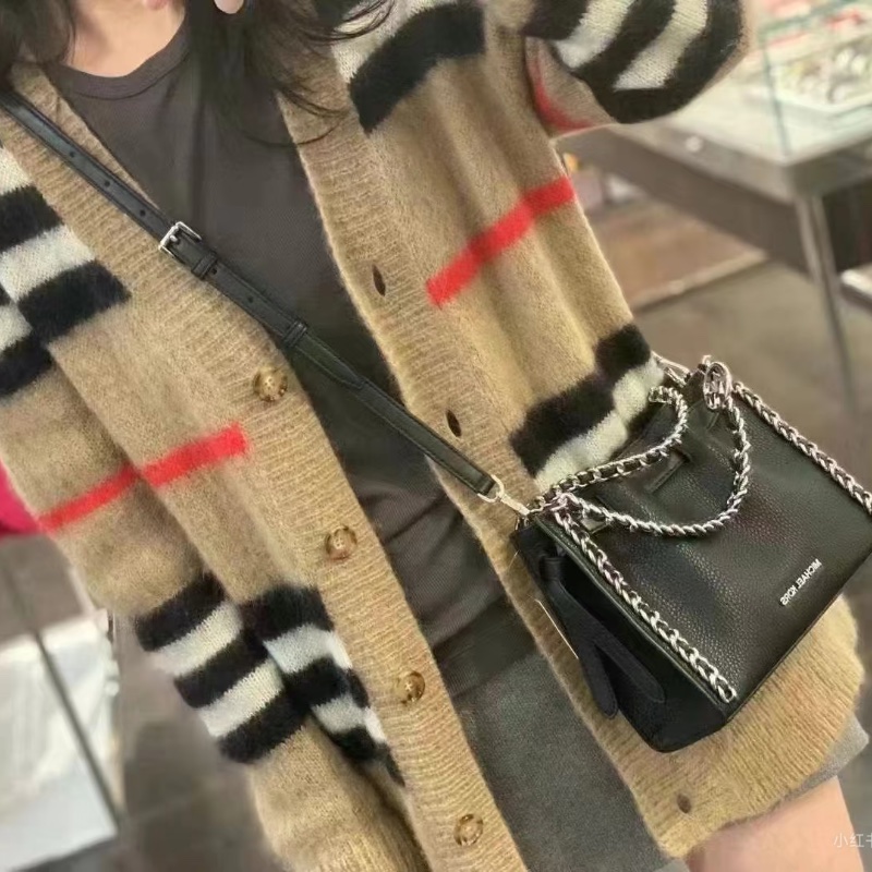 ❤️ BURBERRY 馬海毛 舒適溫暖 秋冬易搭配 開衫毛衣-2