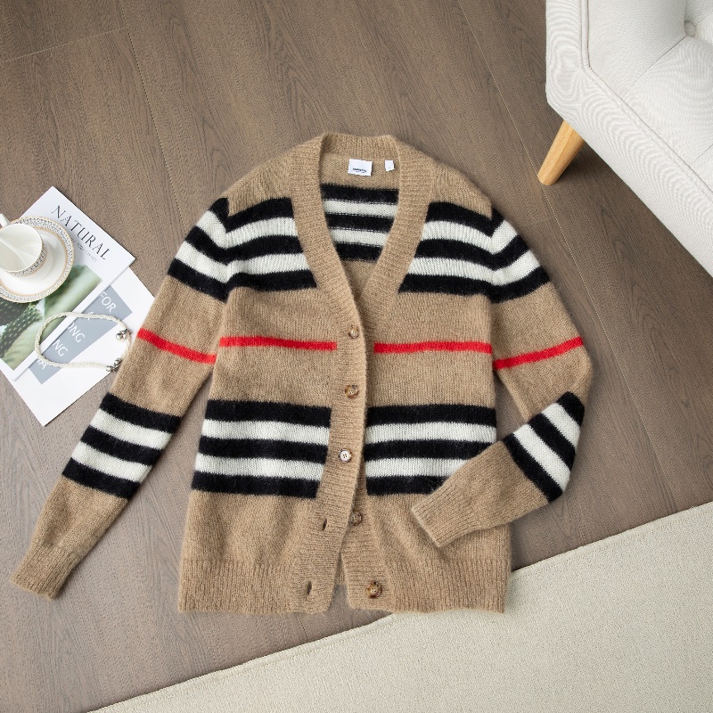 ❤️ BURBERRY 馬海毛 舒適溫暖 秋冬易搭配 開衫毛衣-3