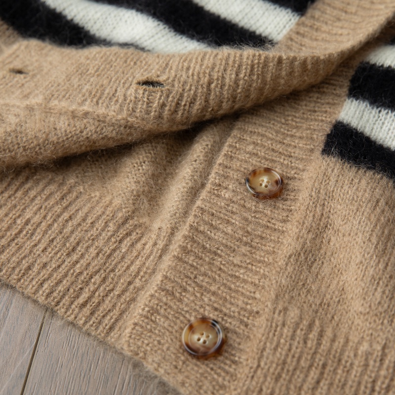 ❤️ BURBERRY 馬海毛 舒適溫暖 秋冬易搭配 開衫毛衣-7