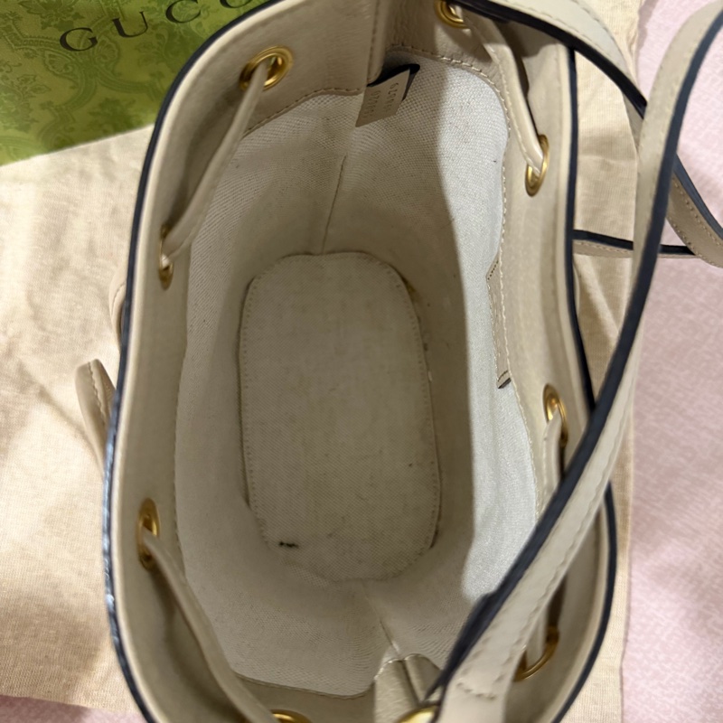 古馳奶茶色水桶包-10