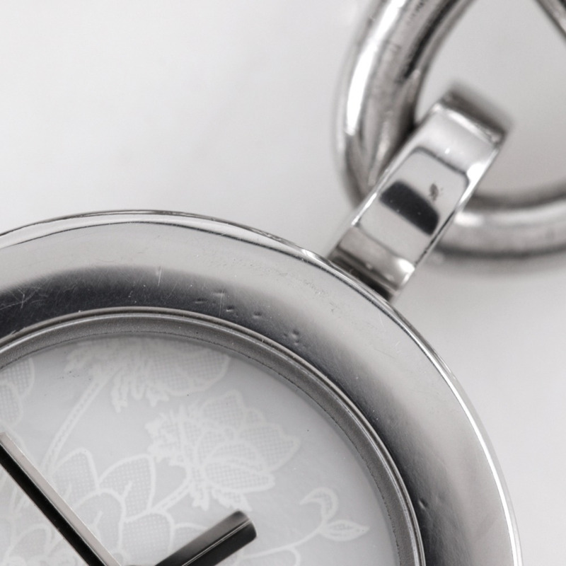 Gucci G 吊墜手鍊腕錶，107 不鏽鋼錶殼，石英機芯，指針式顯示，白色貝殼錶盤，女款-5