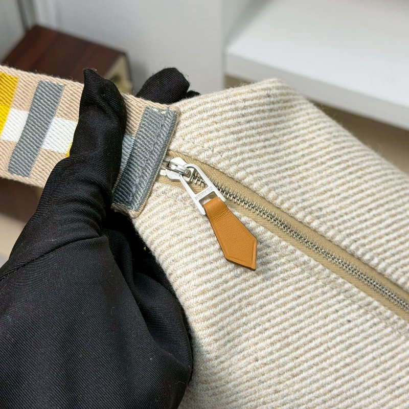 (超難買的燕麥色！)🏷Hermes．飯盒包-16