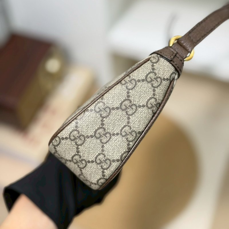 🏷Gucci．老花腋下包-3