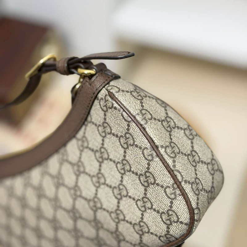 🏷Gucci．老花腋下包-11