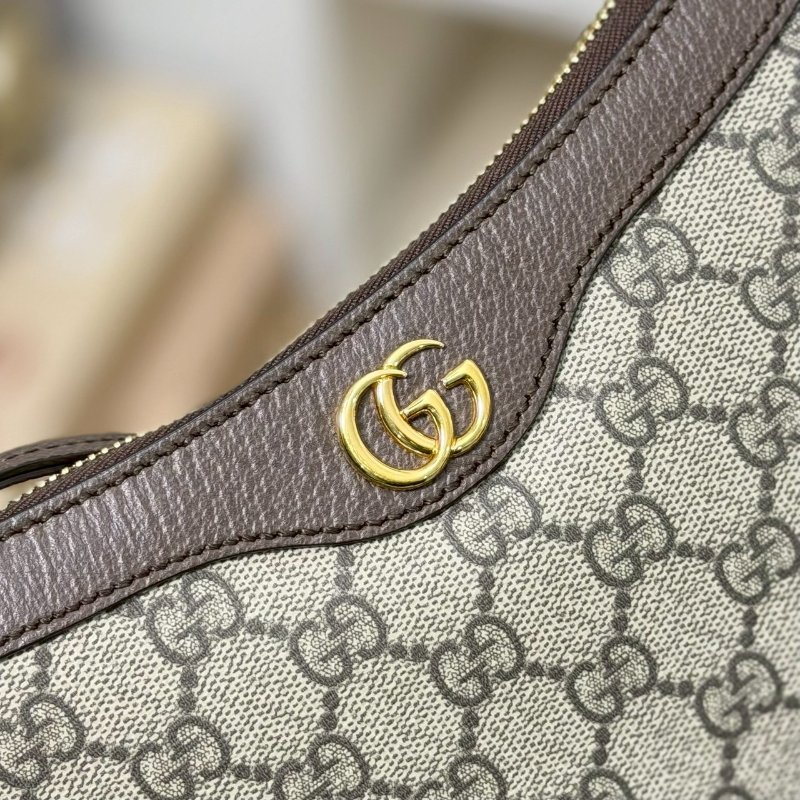 🏷Gucci．老花腋下包-17