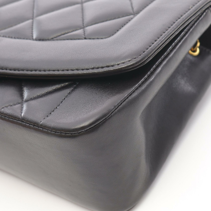 香奈兒 (CHANEL) 絎縫 Diana 翻蓋鏈條單肩背包，羊皮材質，黑色，二手，金色五金-9