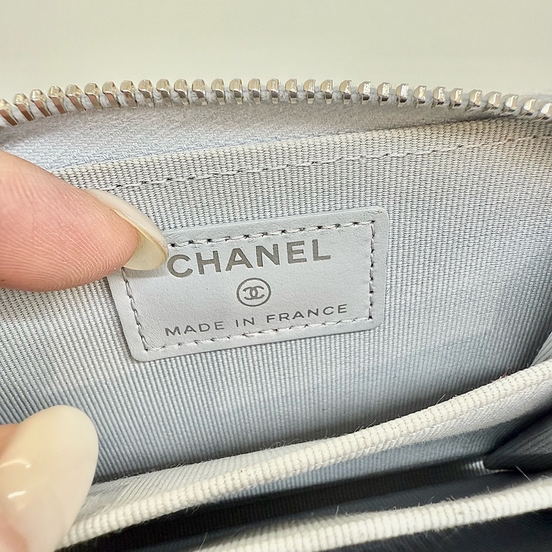 CHANEL-淺灰色銀釦零錢卡包-2