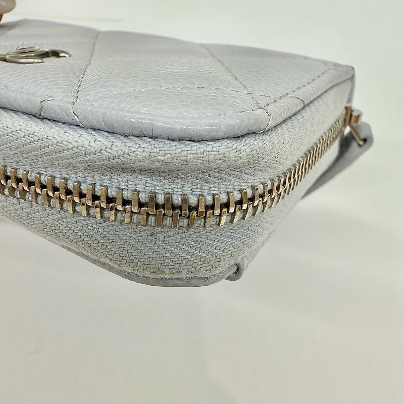 CHANEL-淺灰色銀釦零錢卡包-7