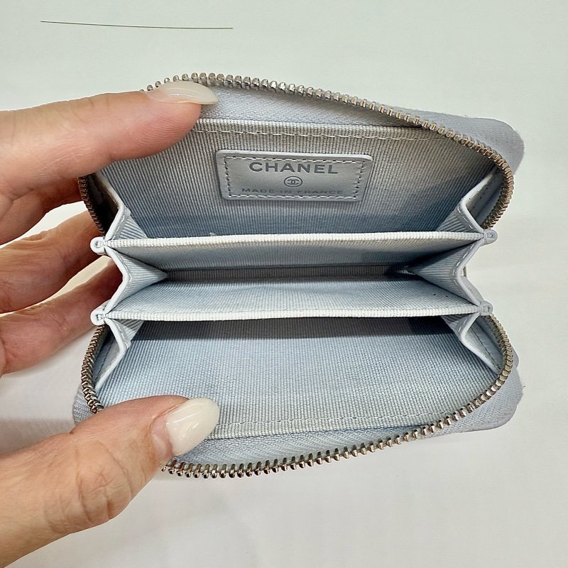 CHANEL-淺灰色銀釦零錢卡包-3