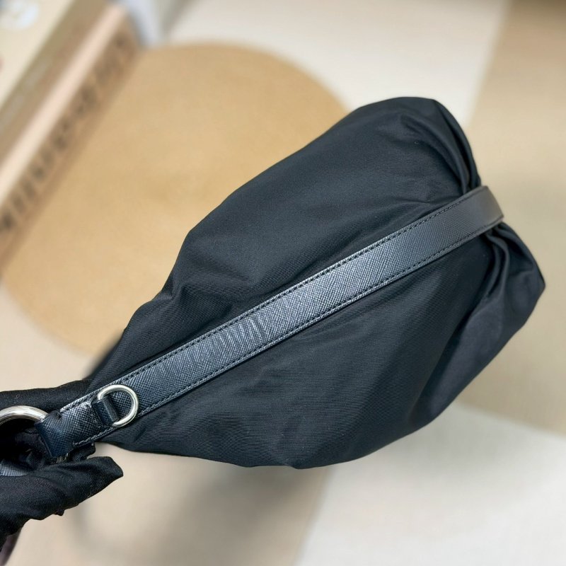 (稀有款✨)🏷Prada．hobo 碗豆包 小款-3