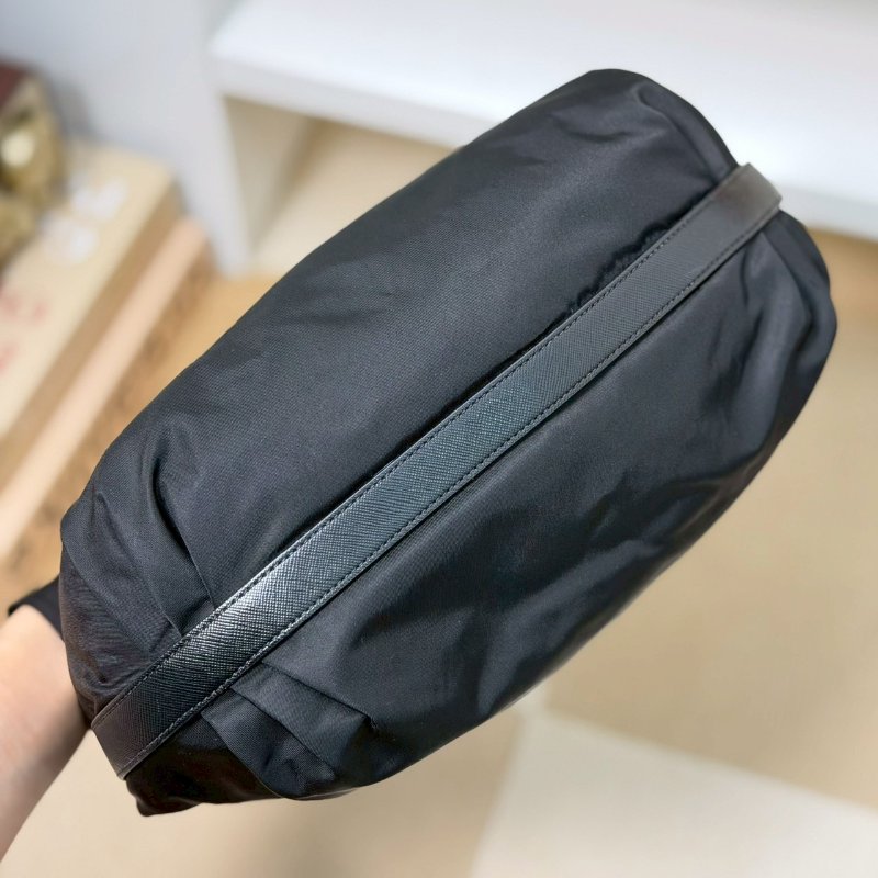 (稀有款✨)🏷Prada．hobo 碗豆包 小款-9