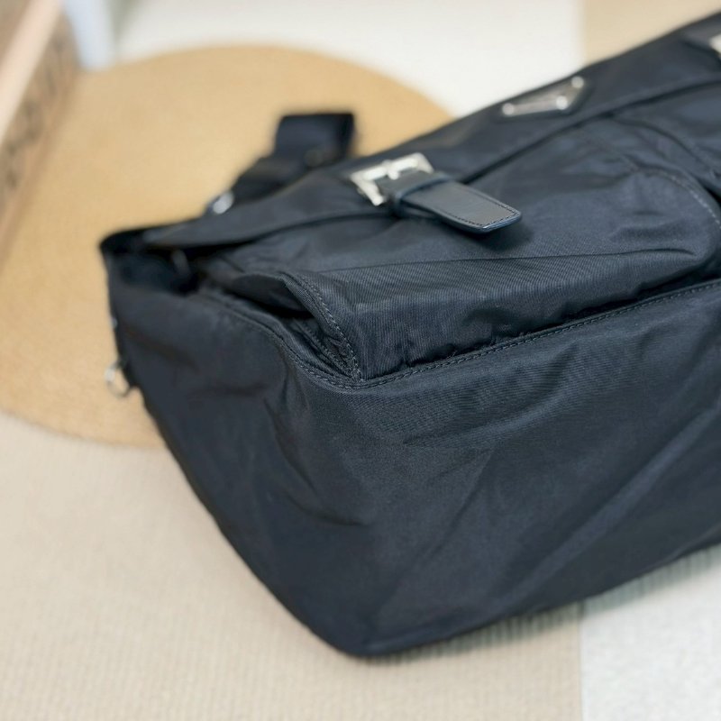 🏷Prada．尼龍郵差包-4