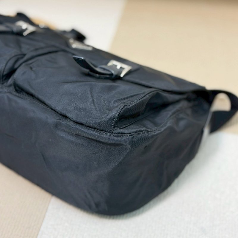 🏷Prada．尼龍郵差包-5