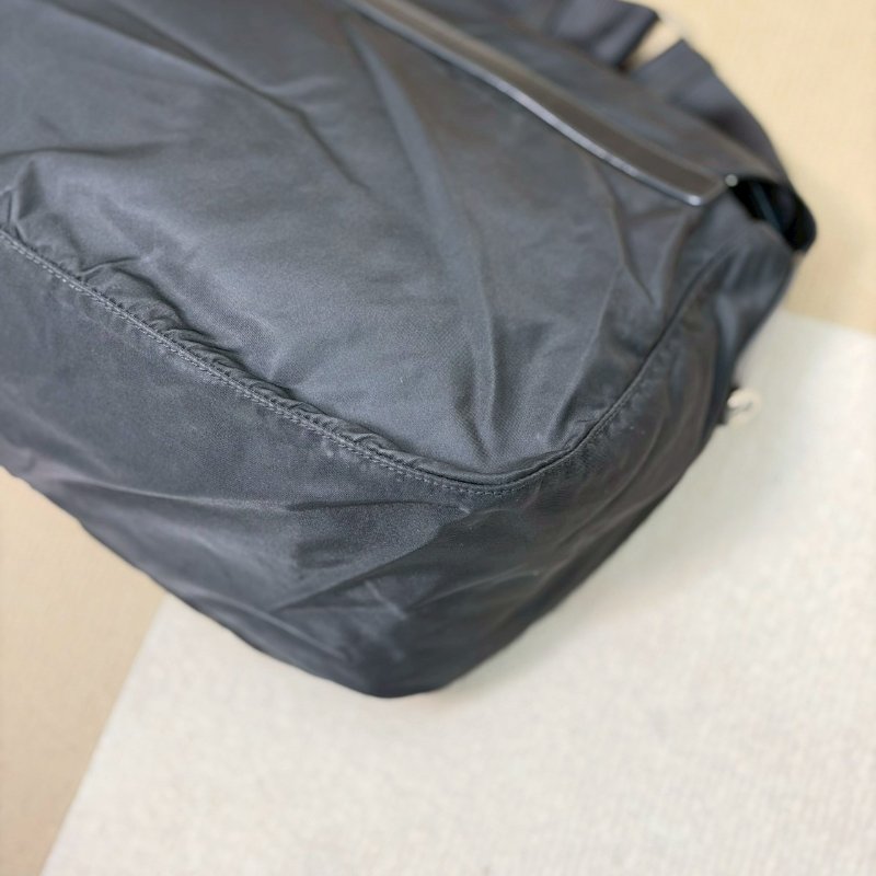 🏷Prada．尼龍郵差包-7