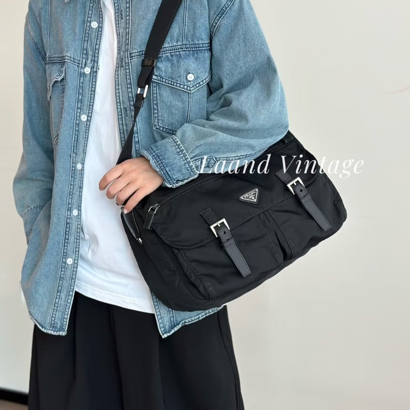 🏷Prada．尼龍郵差包-22