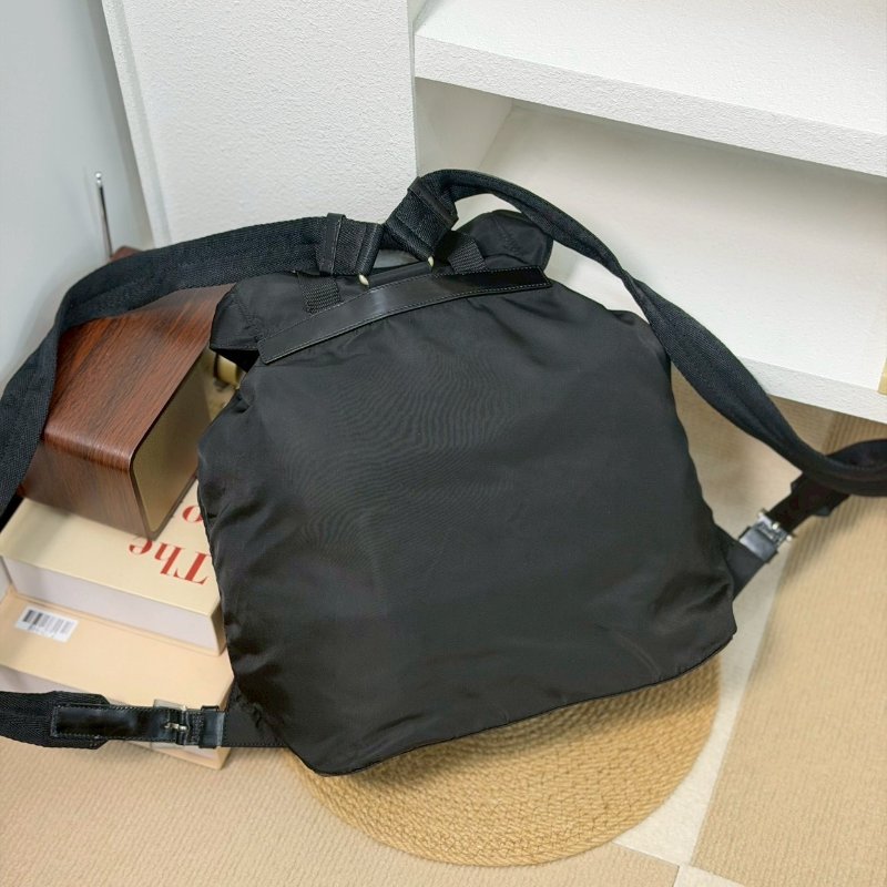 🏷Prada．降落傘尼龍單口後背包/客人寄賣-1