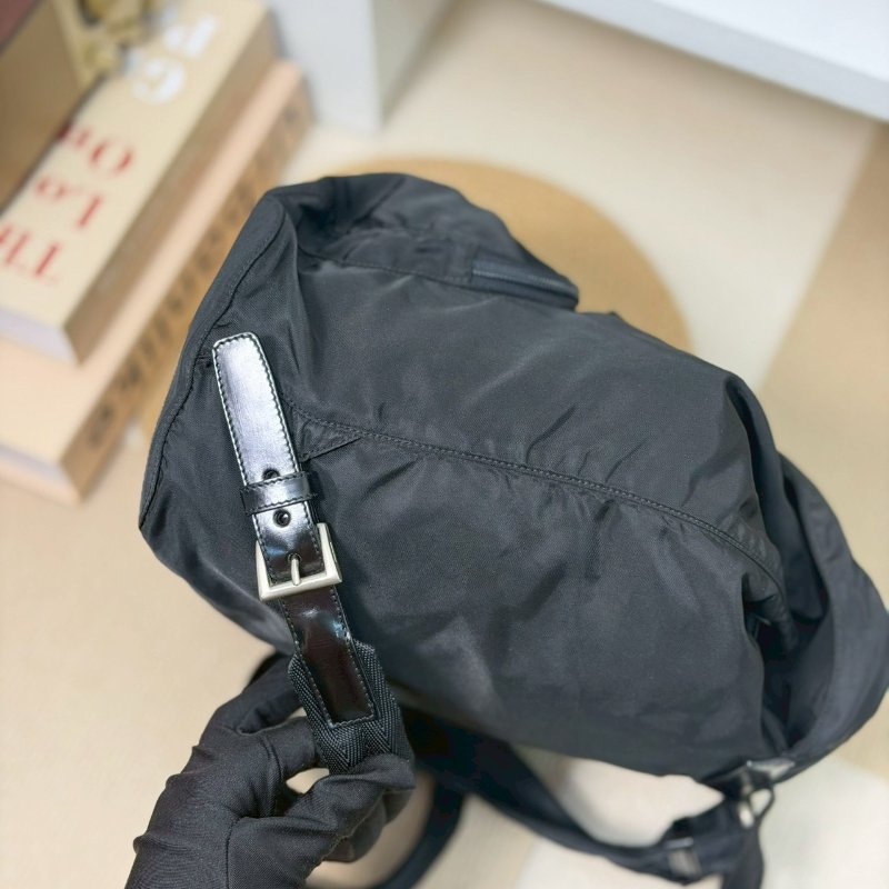 🏷Prada．降落傘尼龍單口後背包/客人寄賣-3