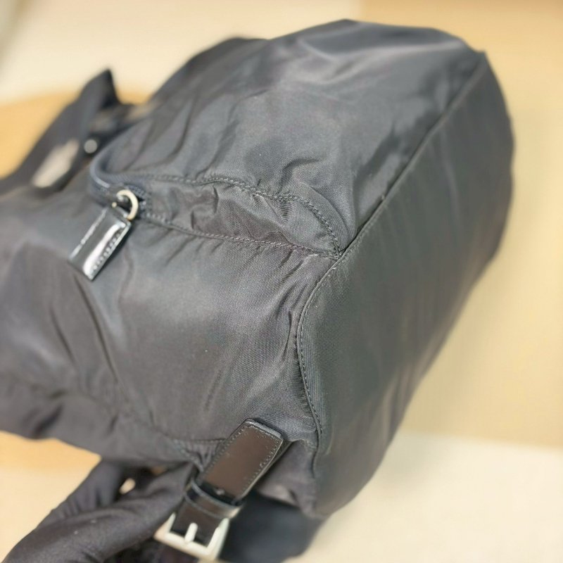 🏷Prada．降落傘尼龍單口後背包/客人寄賣-4