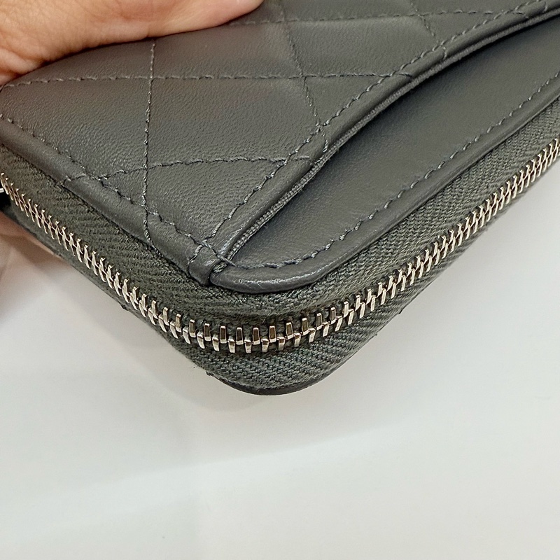 CHANEL - 碳灰色銀釦零錢包-9