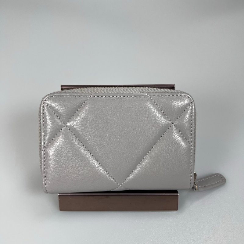 CHANEL 19拉鏈零錢包 灰色 31開-1