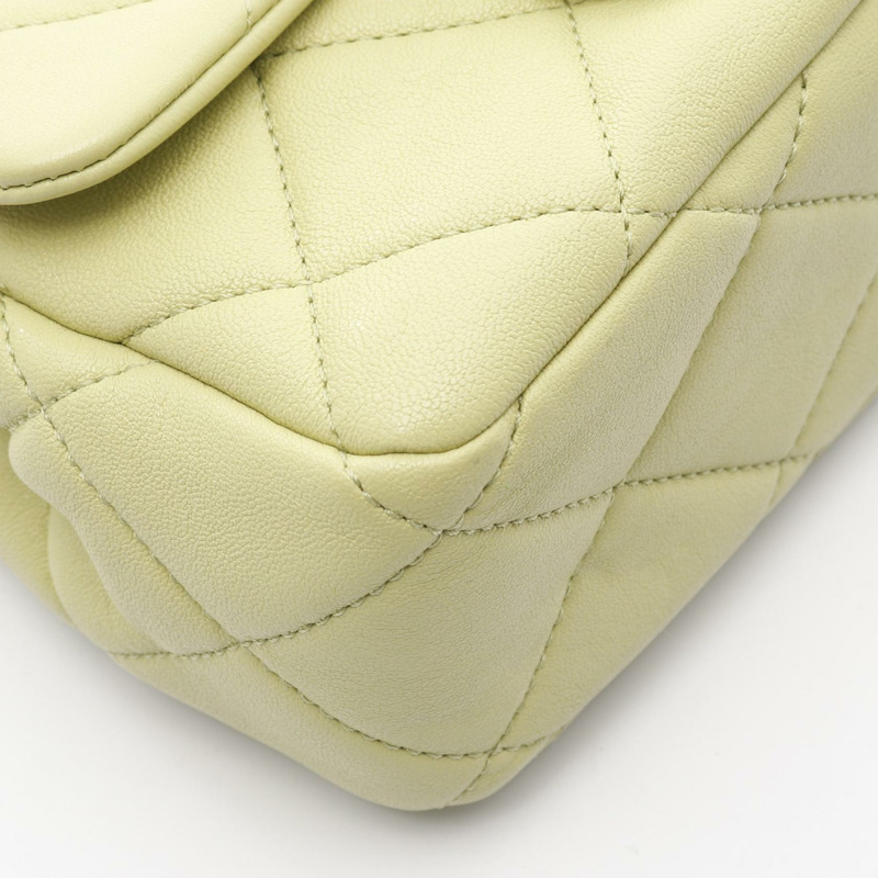 香奈兒迷你絎縫環形手柄鏈條單肩包,羊皮材質,綠色,金色五金,二手-5