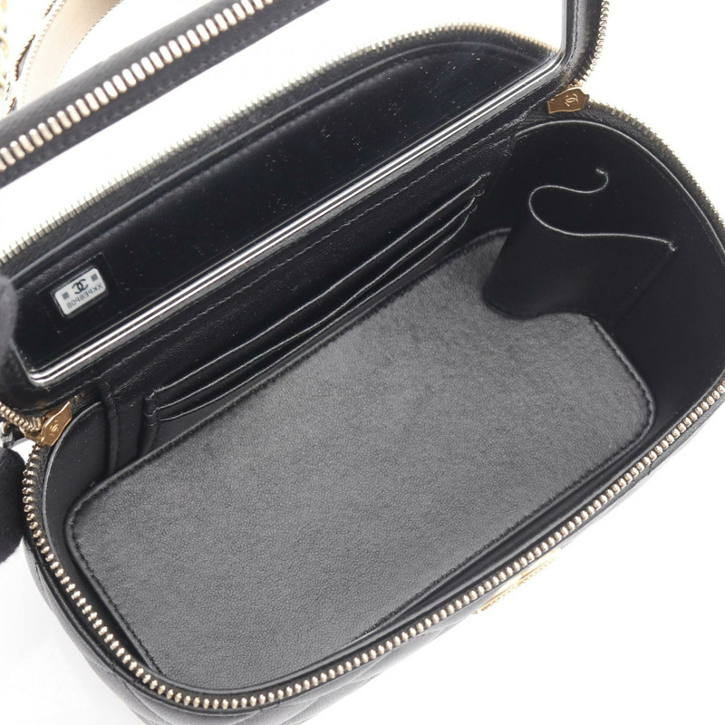 香奈兒 (CHANEL) Matelasse 斜背包/雙肩包，羊皮材質，黑色，金色五金，二手 CC-2