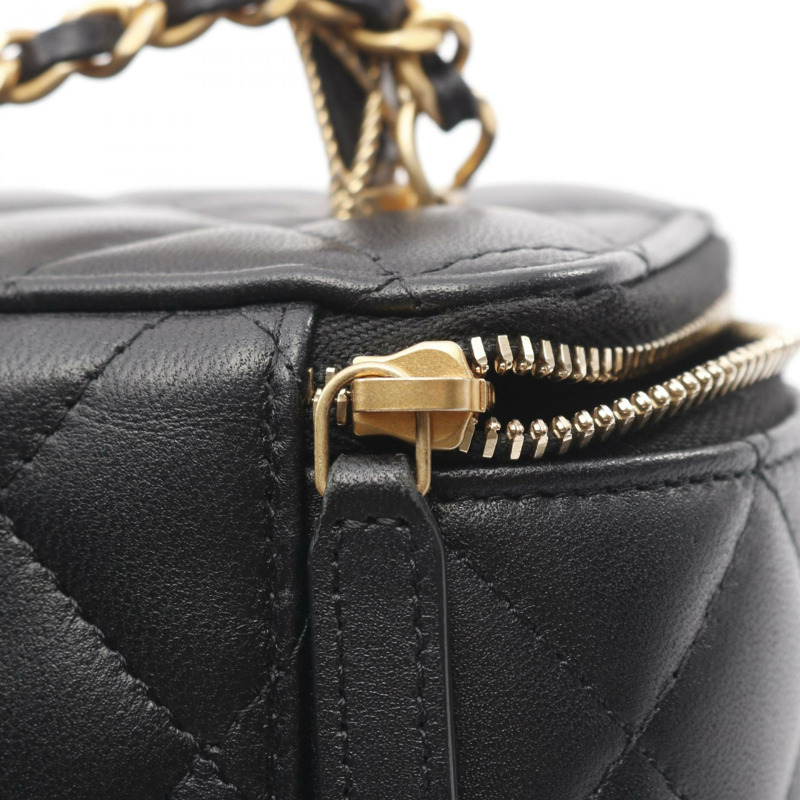 香奈兒 (CHANEL) Matelasse 斜背包/雙肩包，羊皮材質，黑色，金色五金，二手 CC-6