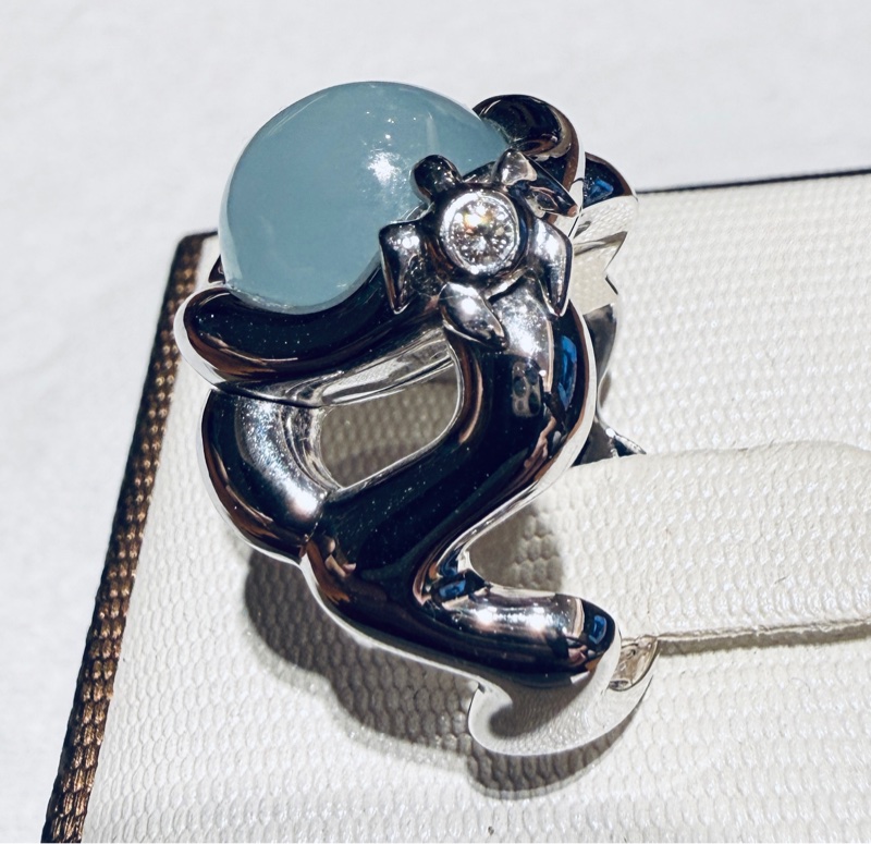 Dior 海藍寶鑽石小海龜圖騰 18K白金戒指｜Cabochon Wave Ring-3