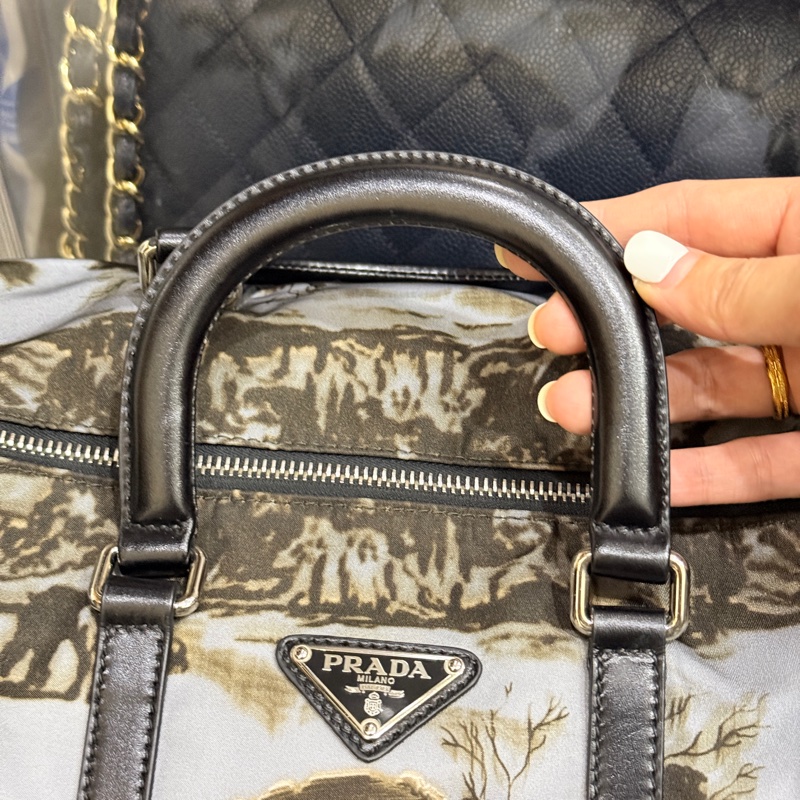 99新✨專櫃款七萬多Prada經典黑色尼龍 藝術系列 防磨防潑水 超輕的降落傘布 斜背包 keep all、speedy、波士頓-34