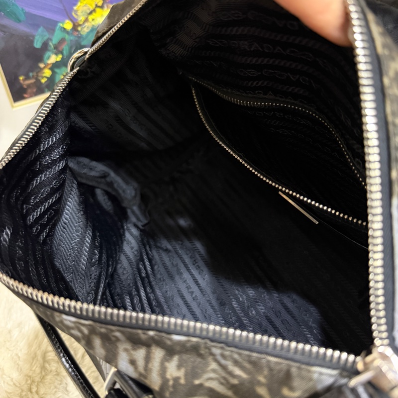 99新✨專櫃款七萬多Prada經典黑色尼龍 藝術系列 防磨防潑水 超輕的降落傘布 斜背包 keep all、speedy、波士頓-43